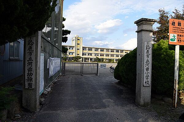 鈴鹿市立河曲小学校（752m）