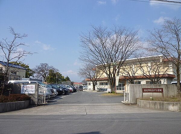 鈴鹿市立神戸小学校（1213m）
