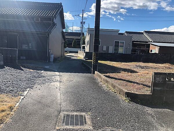 東側道路