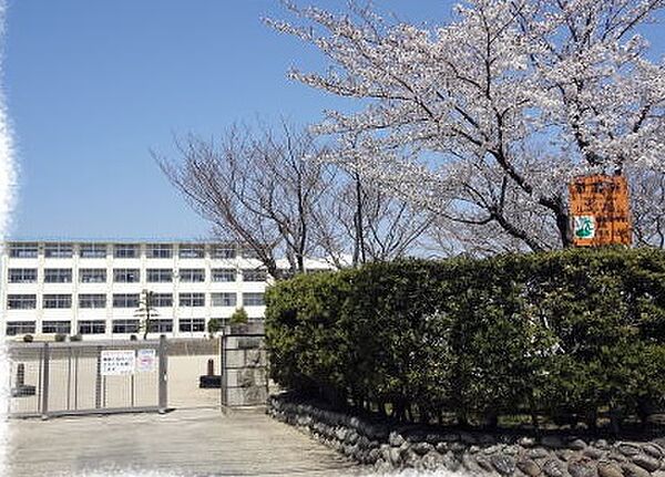 鈴鹿市立稲生小学校（1446m）