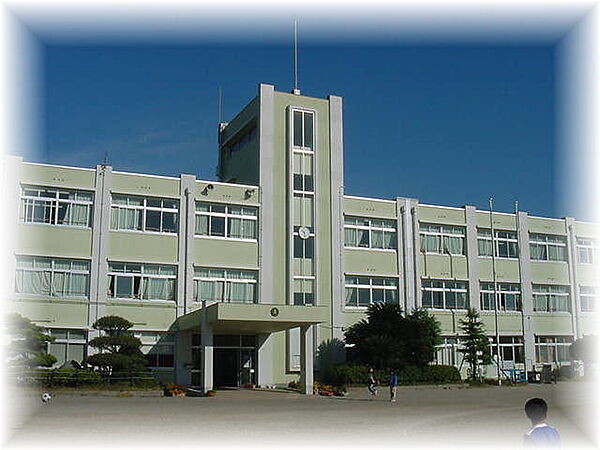 鈴鹿市立長太小学校（379m）