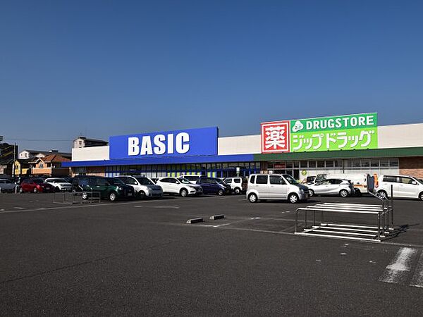 コスモス 一身田店（940m）