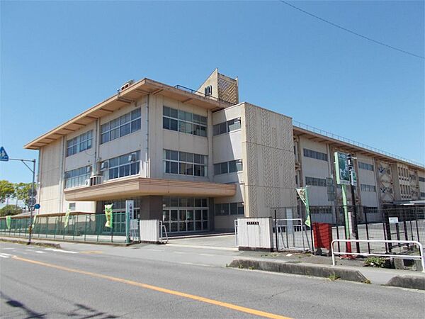 松阪市立三雲中学校（1617m）