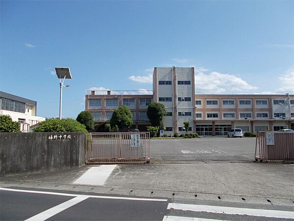 松阪市立嬉野中学校（1999m）