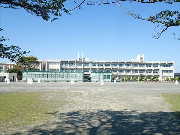 東員町立神田小学校（950m）