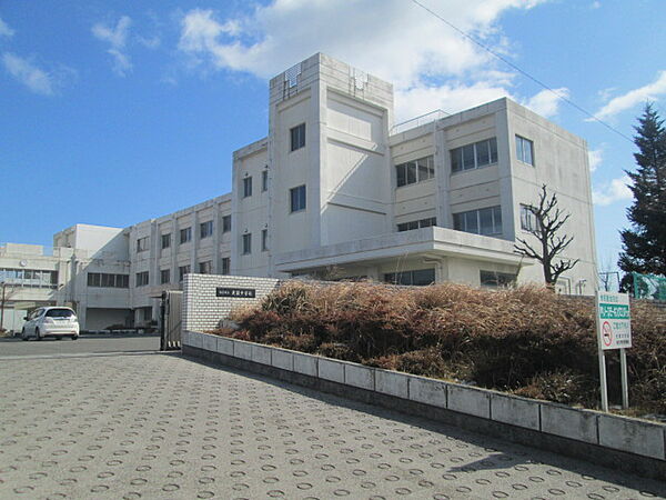 桑名市立光陵中学校（1728m）