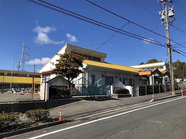 東員町立城山幼稚園（944m）