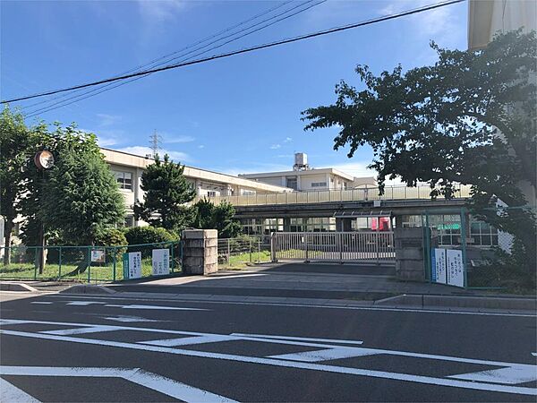 四日市市立山手中学校（1347m）