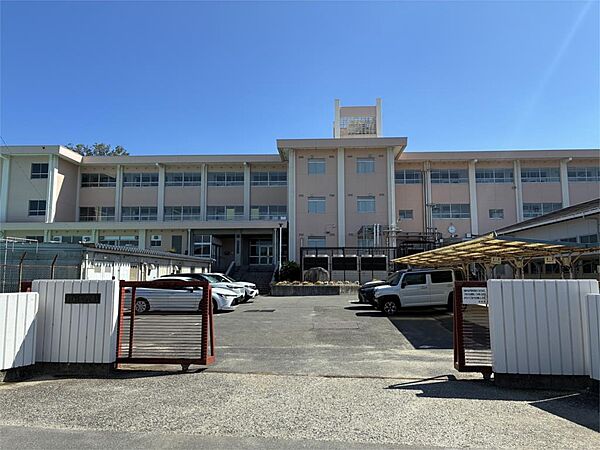 四日市市立朝明中学校（3959m）