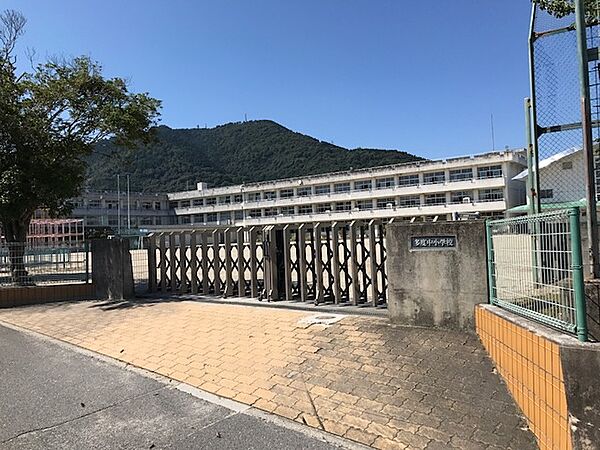 桑名市立多度中小学校（860m）