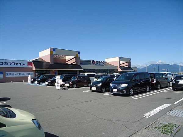 カネスエ 東員店（830m）