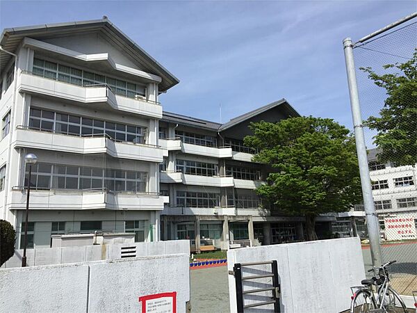 伊勢市立厚生小学校（1088m）