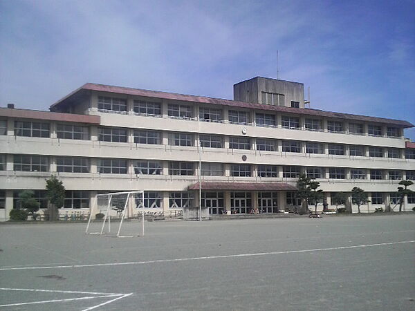 伊勢市立城田小学校（1862m）