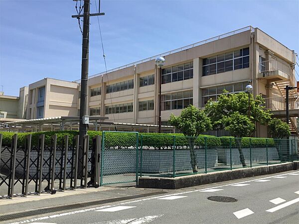 伊勢市立小俣中学校（1933m）