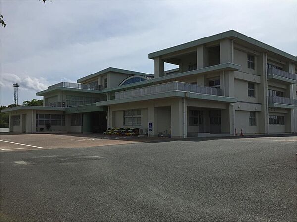 伊勢市立五十鈴中学校（1607m）