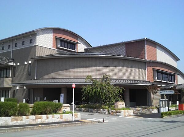 伊勢市立伊勢図書館（538m）
