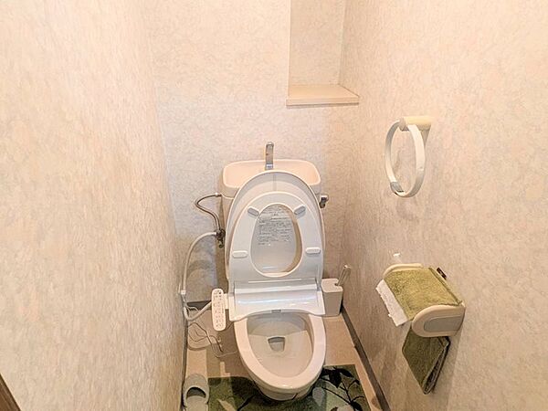 トイレ写真。※こちらはバーチャル上で家具家電類を撤去した画像となり、実際と異なる場合があります。