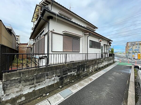 【南東側から撮影】