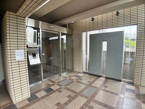 【エントランホール】