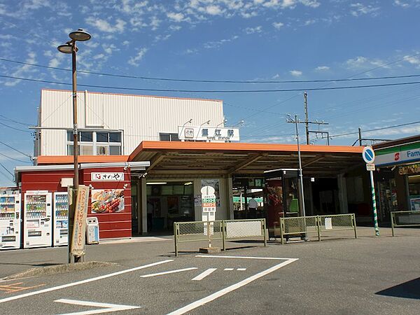 近鉄蟹江駅徒歩約17分。　急行列車も停まります。