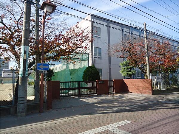 名古屋市立豊正中学校（291m）