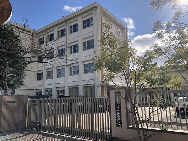 名古屋市立守山西中学校（672m）
