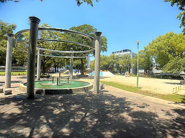 古沢公園徒歩約1分。