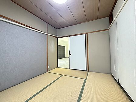 日本の伝統美を感じる和室は、落ち着きのある空間です。客間としても、書斎としてもお使いいただけます。