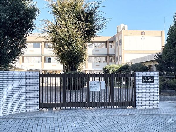 名古屋市立白山中学校（1810m）