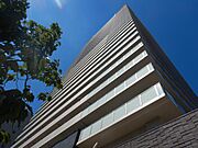 灘駅より徒歩1分 10階 築20年10ヶ月の賃貸物件