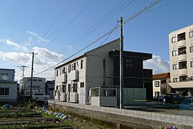 サン・ルミエール 101号室 ｜ 石川県金沢市糸田新町6番20号（賃貸アパート1LDK・1階・39.04㎡） その1