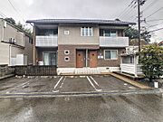 金沢駅よりバス30分 徒歩1分 築15年2ヶ月 2階建の賃貸物件