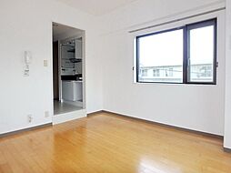 JR総武線 三鷹駅 徒歩16分の賃貸マンション 5階1Kのリビング/ダイニング