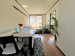 西武多摩湖線 八坂駅 徒歩20分の賃貸アパート 2階2LDKのリビング/ダイニング