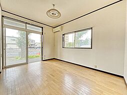 サン・グリーン 1 1階2Kのリビング/ダイニング