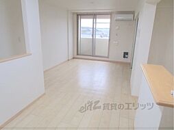 JR草津線 寺庄駅 徒歩1分の賃貸マンション 4階2LDKのリビング/ダイニング