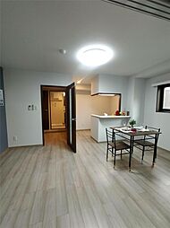 ブライト南浦和 401 4階1LDKのリビング/ダイニング