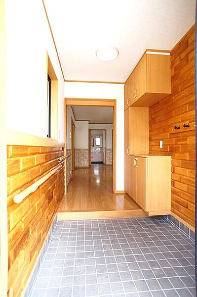気持ち良くご家族が使える玄関収納付