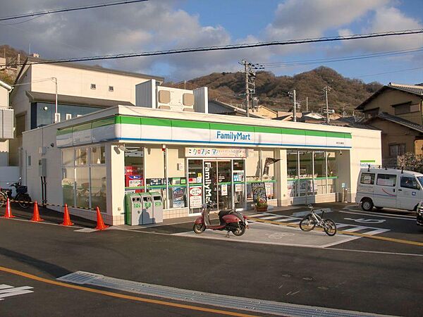 ファミリーマート東石切