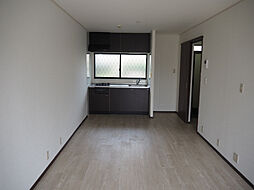 シュペリュール 1階1LDKのリビング/ダイニング