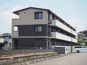 守山駅より徒歩15分 築1年2ヶ月 3階建の賃貸物件