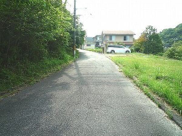 北側前面道路