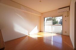 シャルムアゼリア 102 1階2LDKの室内