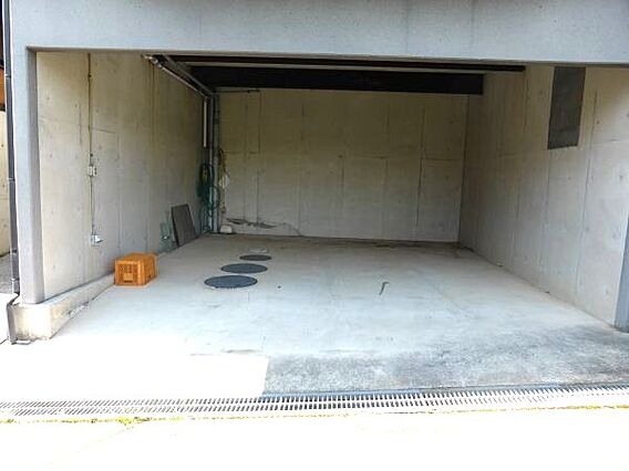 地下駐車場