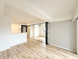 都営大江戸線 若松河田駅 徒歩4分の賃貸マンション 5階2LDKのリビング/ダイニング