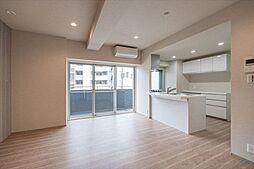 東京メトロ有楽町線 飯田橋駅 徒歩2分の賃貸マンション 3階2LDKのリビング/ダイニング