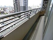 新宿駅より徒歩11分 築24年8ヶ月 31階建の賃貸物件