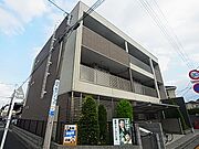 舎人駅より徒歩11分 築15年5ヶ月 3階建の賃貸物件