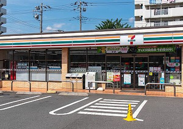 画像22:セブンイレブン 足立入谷8丁目店（740m）