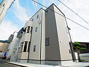 青井駅より徒歩10分 築5年2ヶ月 3階建の賃貸物件